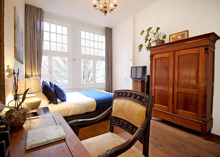 New Monumental Garden View Guest house Amsterdam