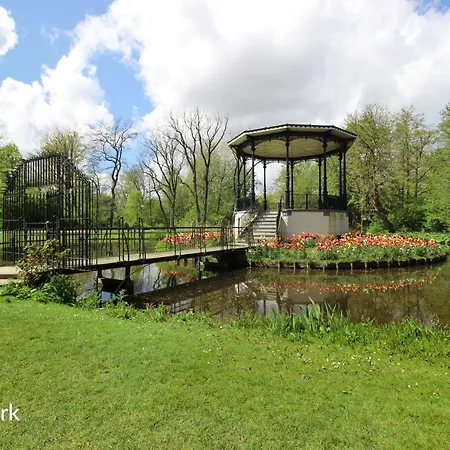 New Monumental Garden View Guest house
